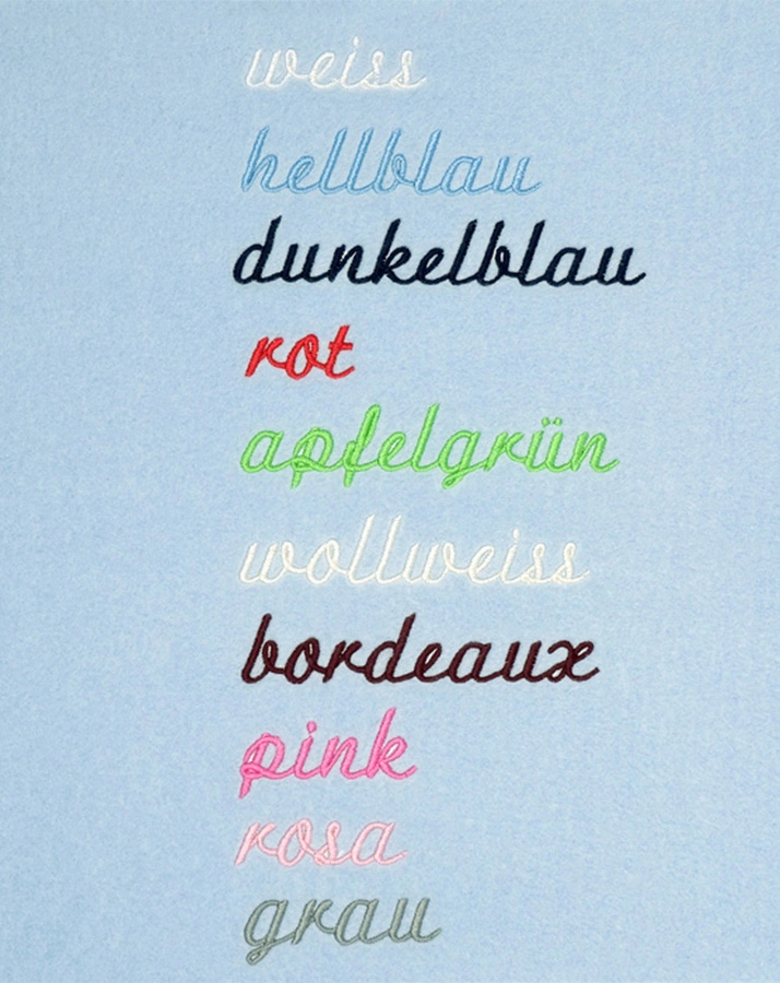 Personalisierte Baby-Kuscheldecke hellblau (Stickfarbe: pink)