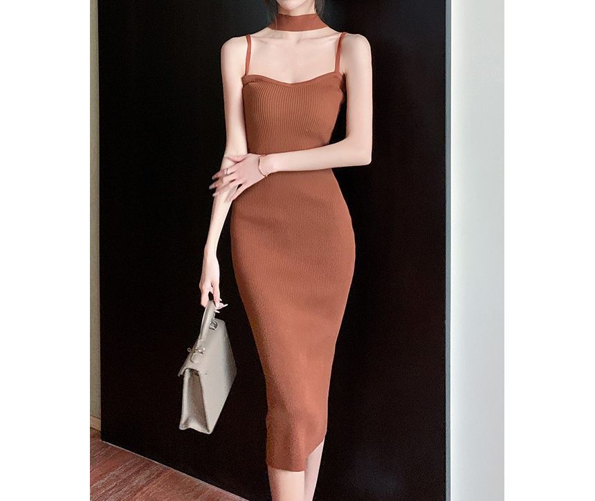 Yilda - Spaghettibandjes effen midi gebreide bodyconjurk