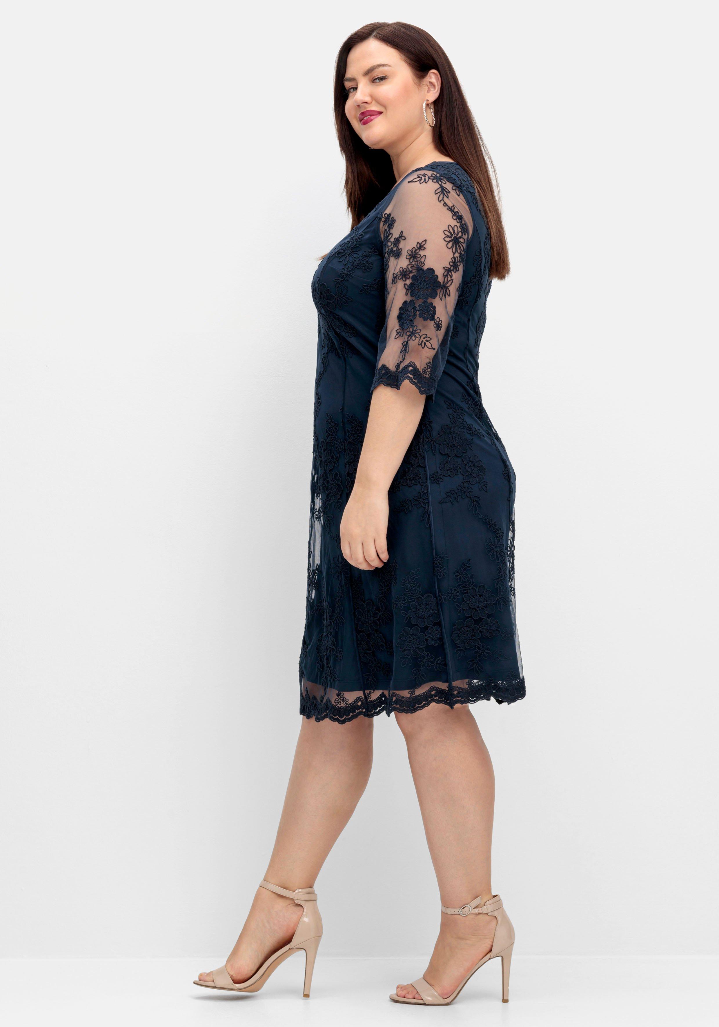 Cocktailkleid aus Mesh, mit floraler Stickerei