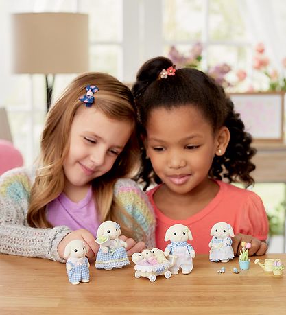 Sølvanian Families - Flora Rabbit Family - 5735