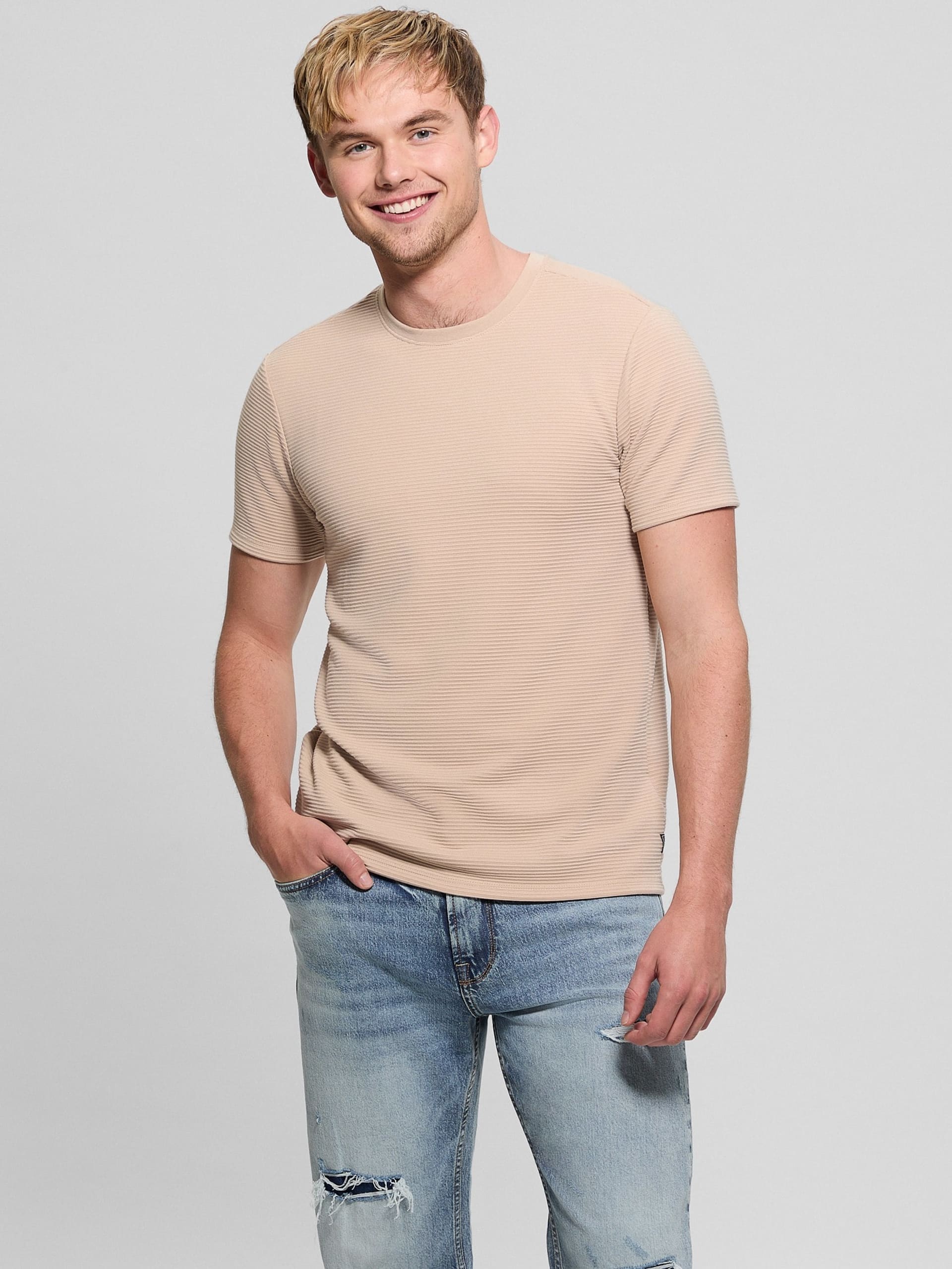 Camiseta com listras texturizadas