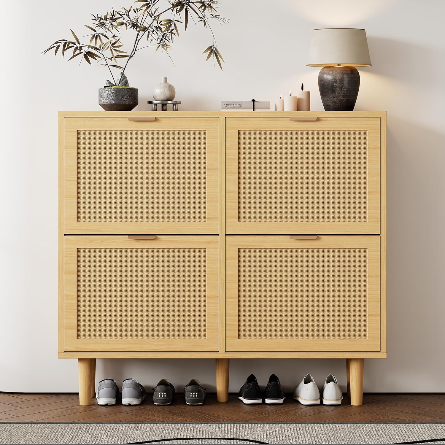 Schuhschrank mit 4 Klappschubladen, Schuhkommode aus Rattan mit Metallgriffen, Holzmöbel, Landhausstil, Maße: 100 x 25 x 90 cm