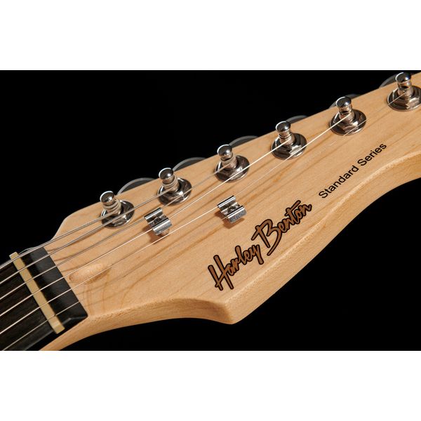 Harley Benton ST-20 Standard Serie E-Gitarre weiß