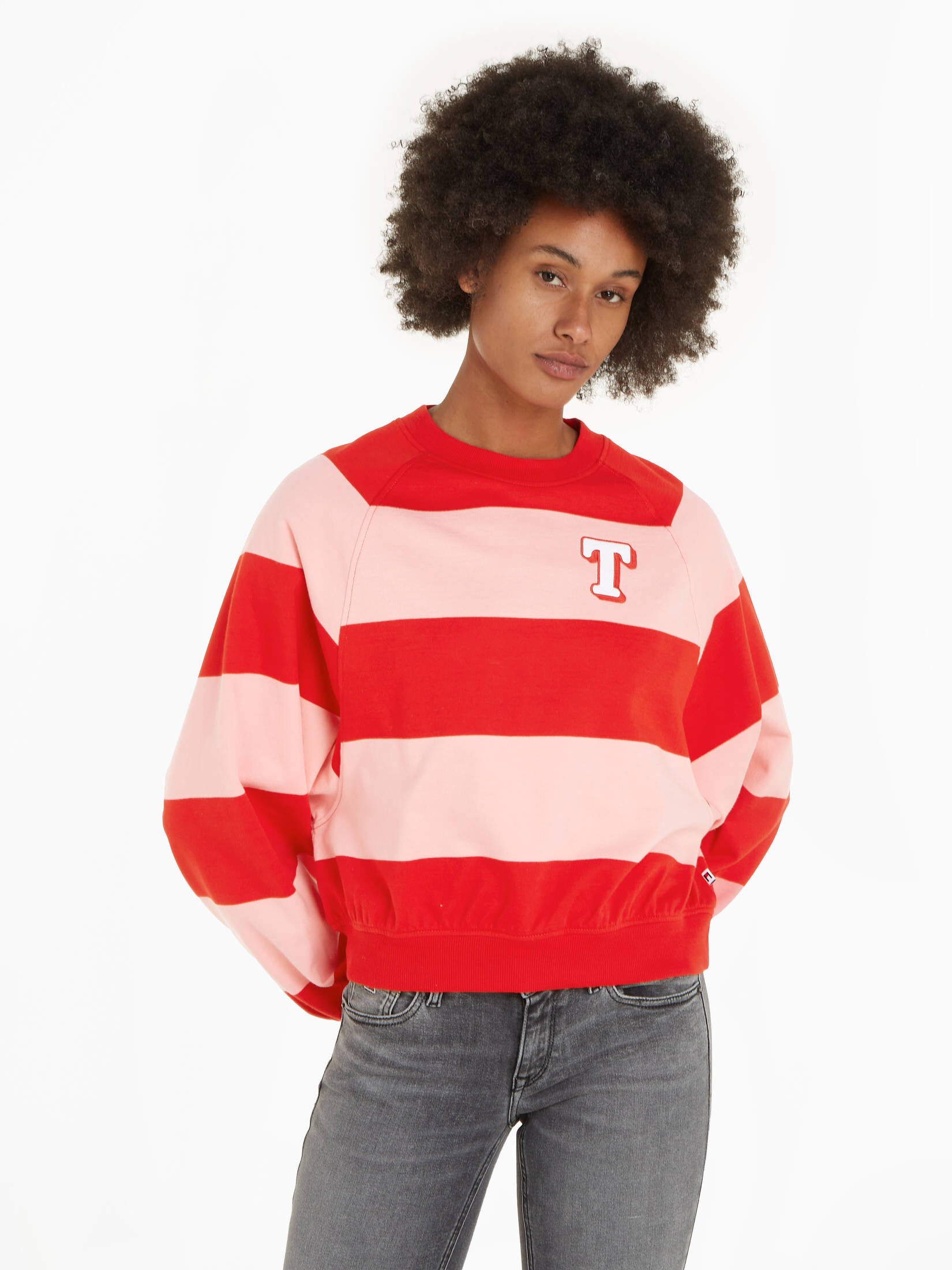 Tommy Jeans| Damen Sweatshirt TJW RLX LETTERMAN STRIPE CREW