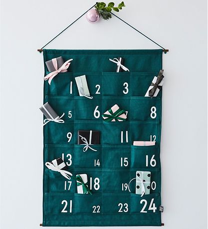 Design Letters Weihnachtskalender - 73 cm - M Wüstengrün