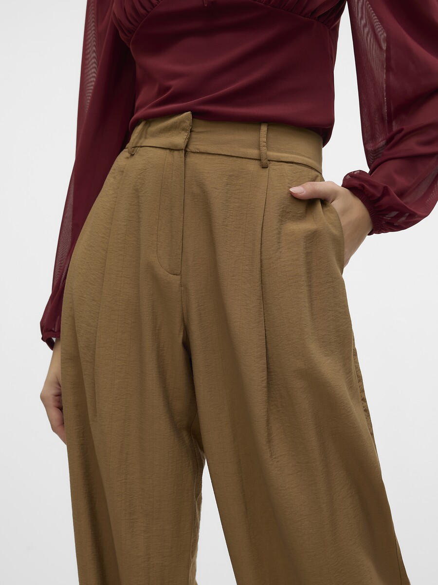 VERO MODA<br>Calças largas