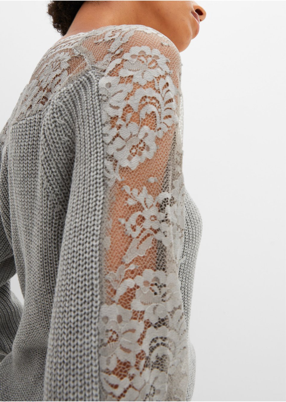 Pull avec dentelle