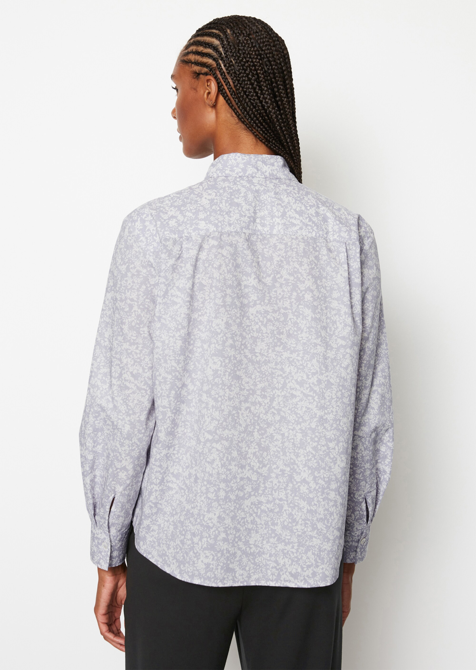 Ausgestellte Bluse mit Allover-Print aus Papertouch-Popeline