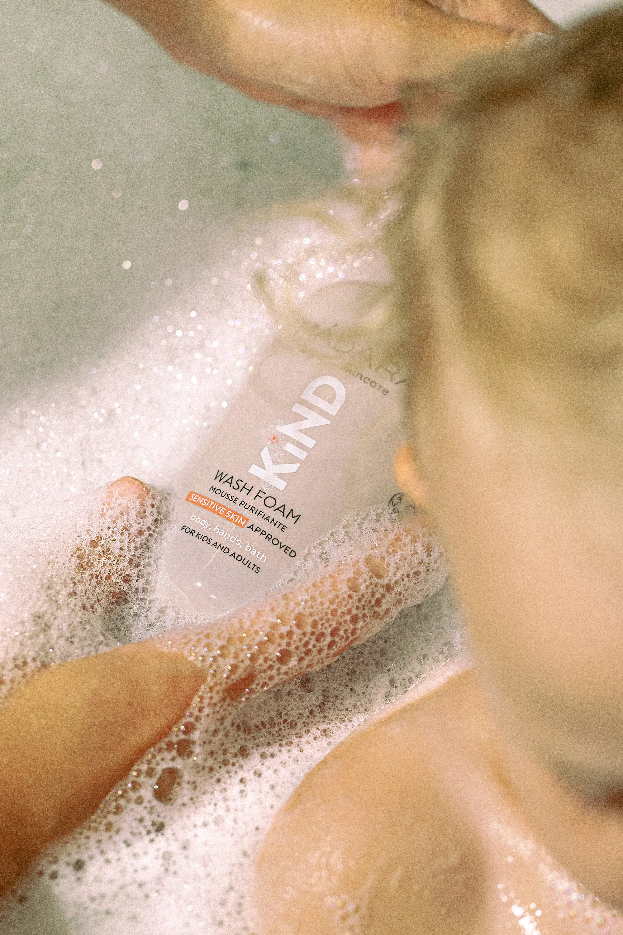 Mádara Cosmetics Mousse lavante corps pour toute la famille Kind-300 ml