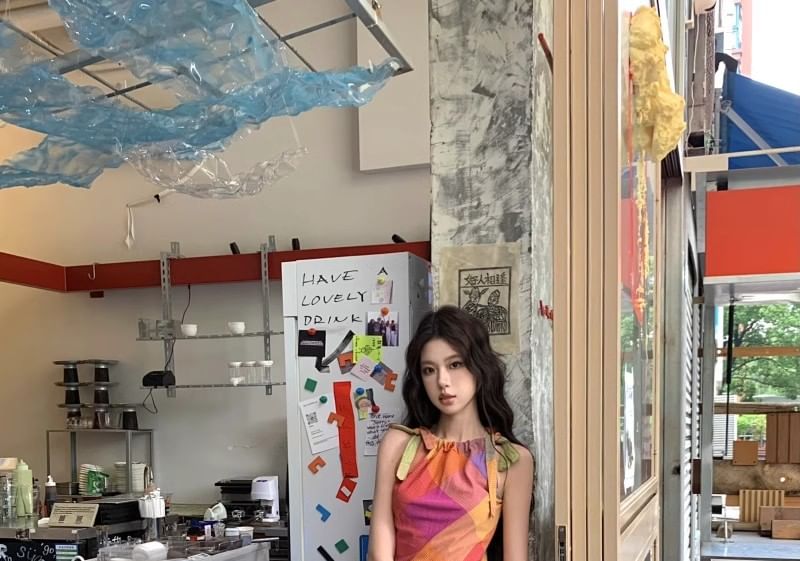 Lucuna - Mouwloze geruite mini-jurk met strikhals