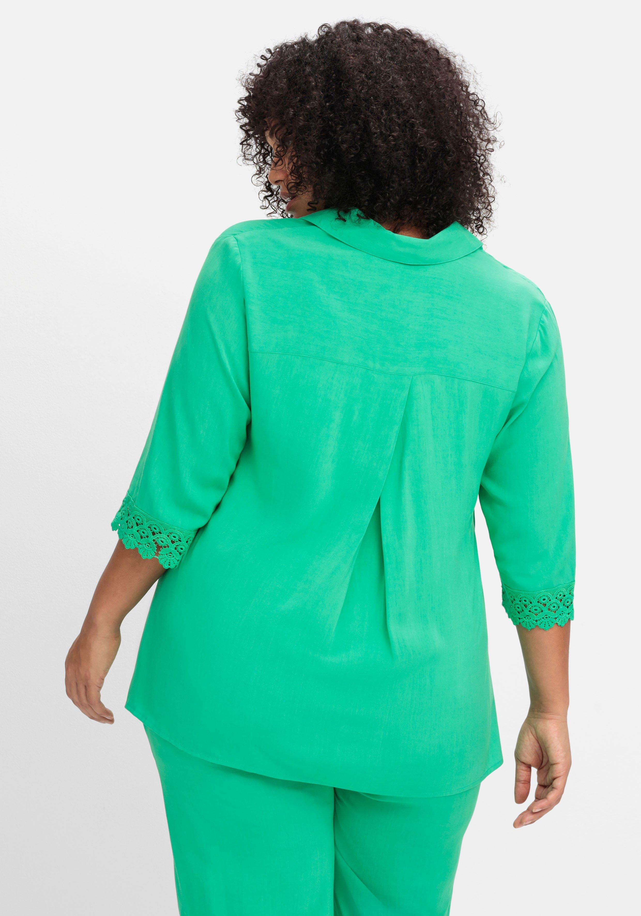 Bluse mit Spitzenkante am Ärmelsaum