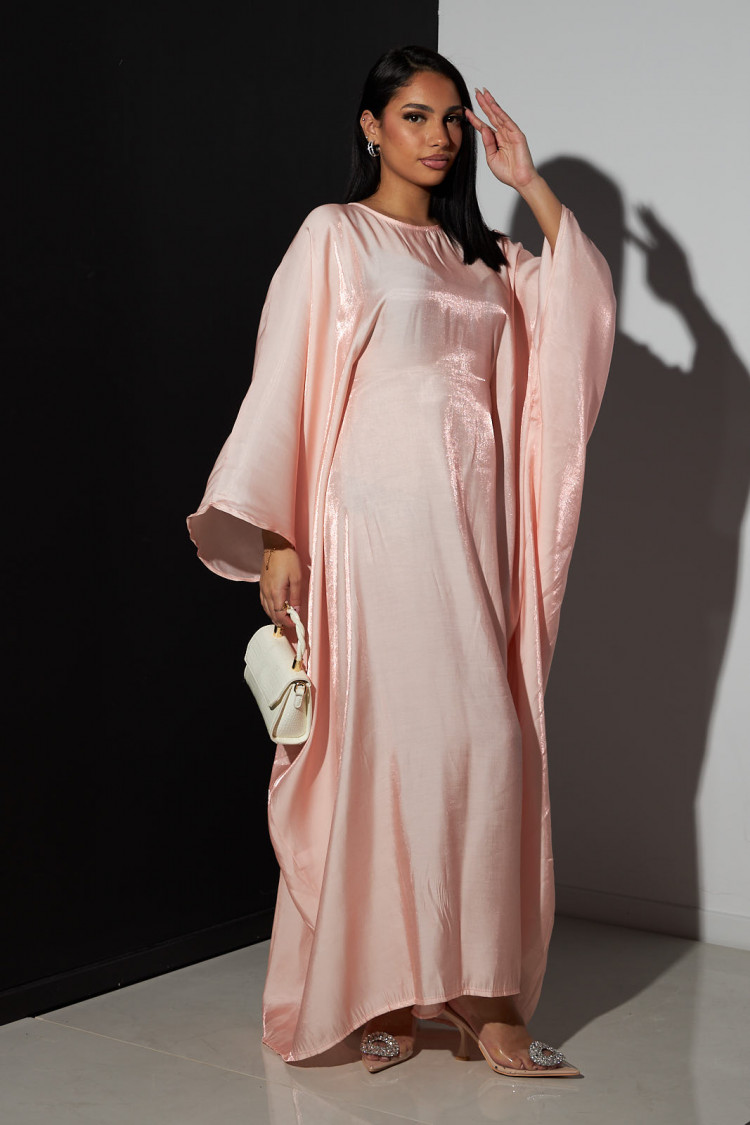 Abaya rose à manches chauves-souris satinée