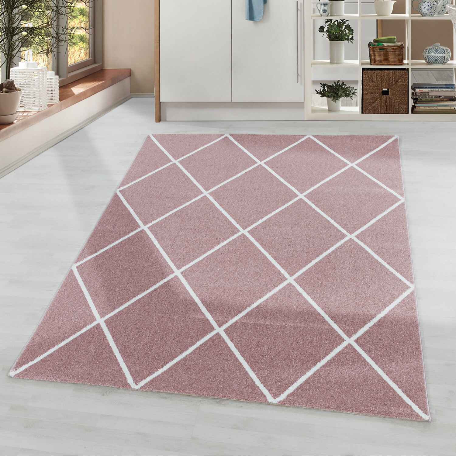 Stilvoller Designer Teppich: Moderner Kurzflor, Rautenmuster für das Wohnzimmer