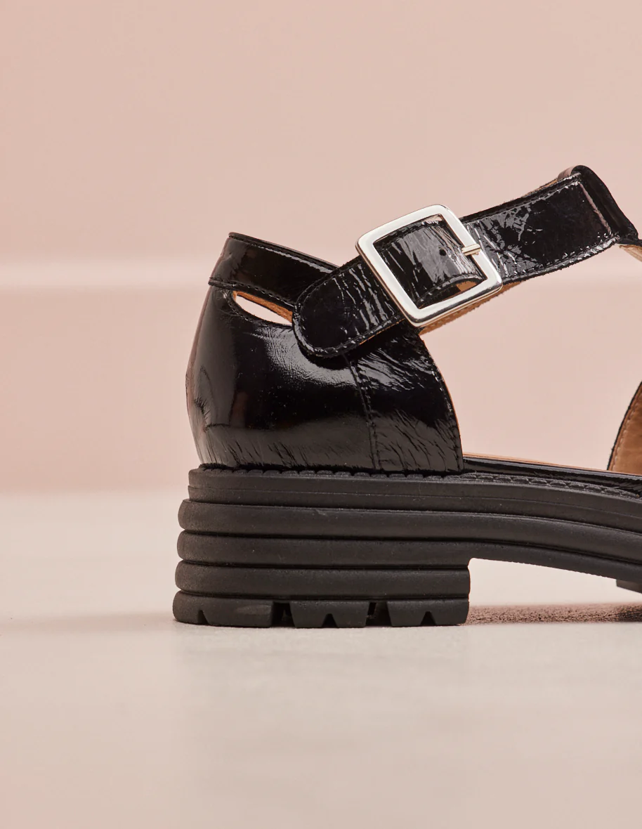 Sandales plates Tess - Cuir plissé noir