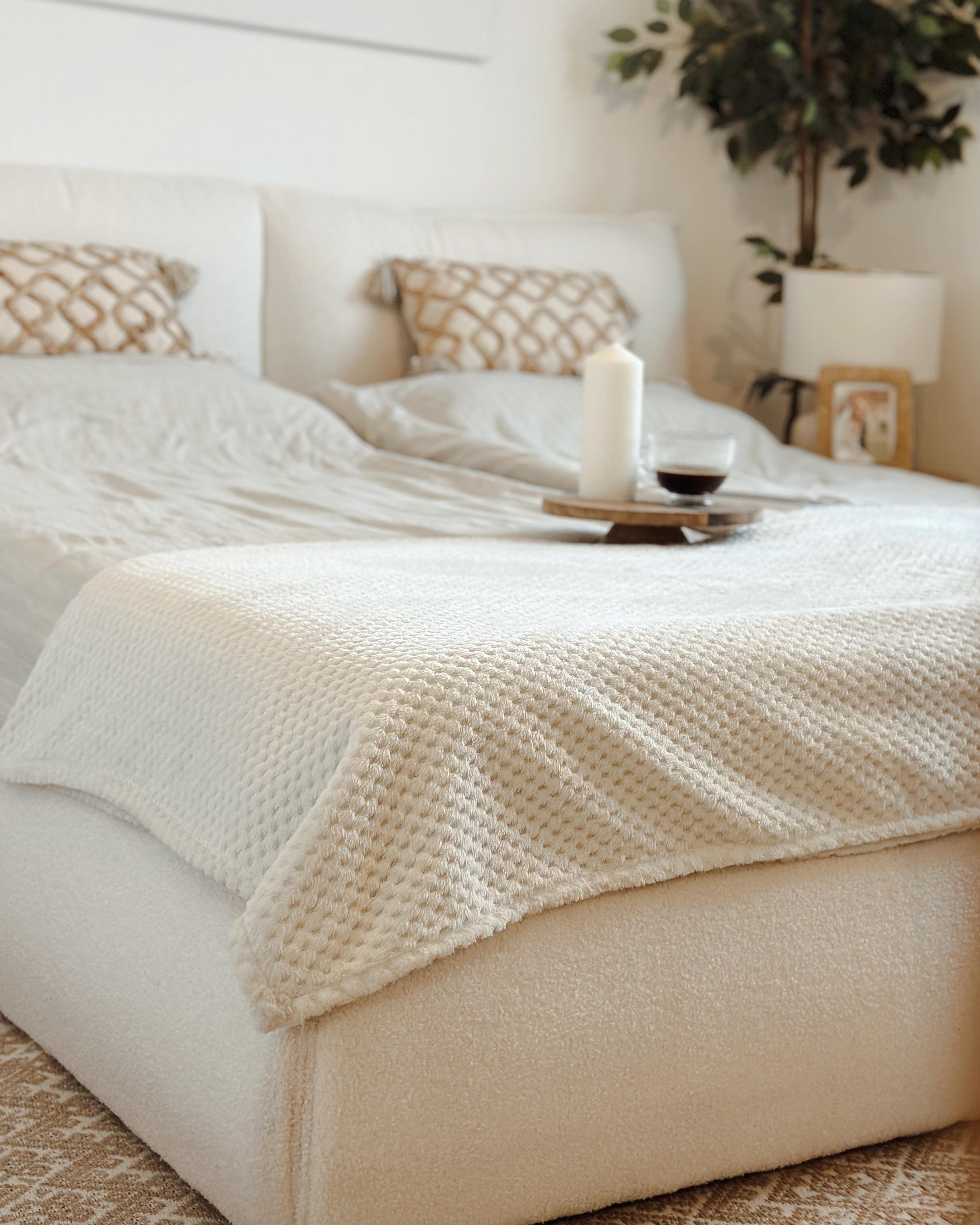 Bed Bouclé VINAY 180 x 200 cm Wit
