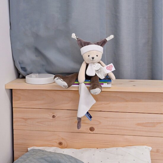 Doudou Ours Mouchoir 3 Histoires   Taupe        35 cm   de               Doudou et Compagnie