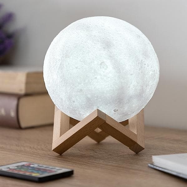 Lampe - Moon Lamp 15 cm / Nattlampe - Månelampe - Endrer farg