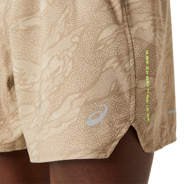 Short running ASICS FUJITRAIL ALL OVER PRINT 5IN SHORT PEPPER
