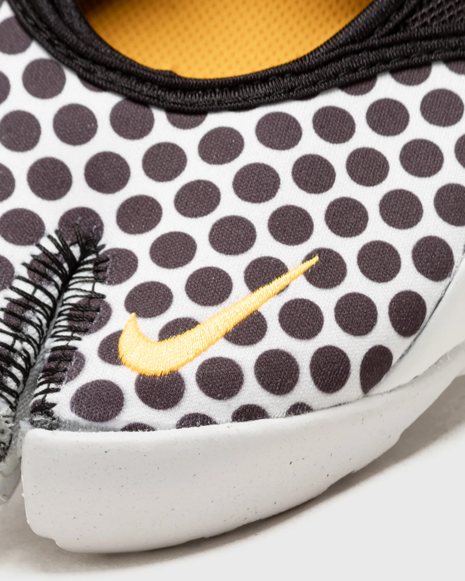 Nike WMNS AIR RIFT BR 'Black Laser Orange'