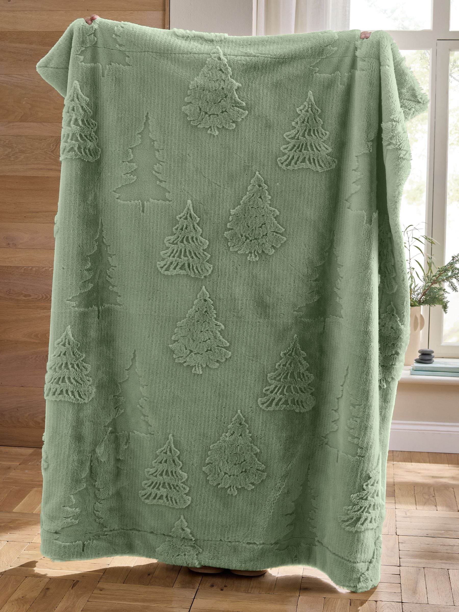 Faux Fur Christmas Tree Throw