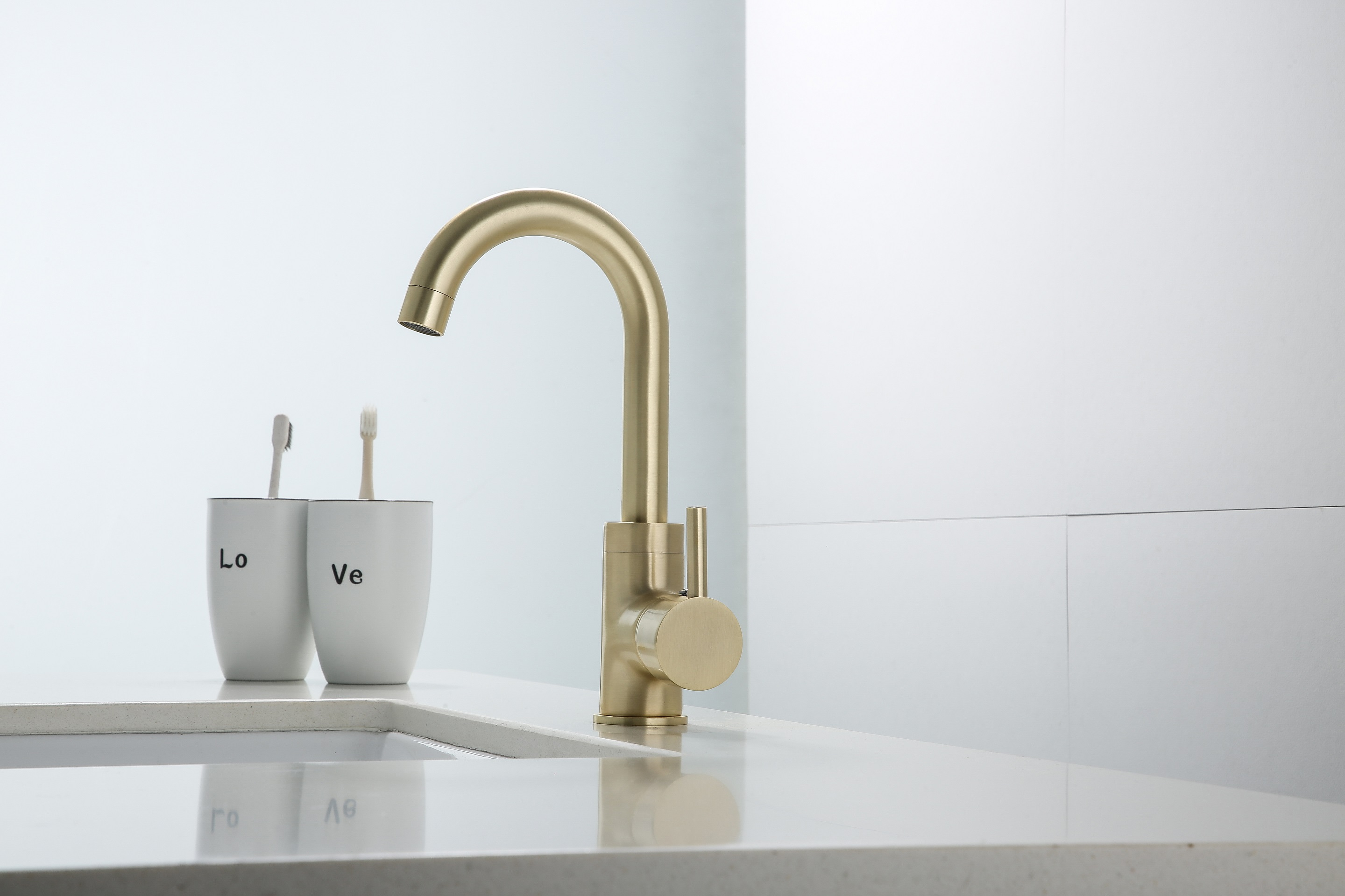 Saniclear Brass matrix wastafelkraan geborsteld messing / mat goud