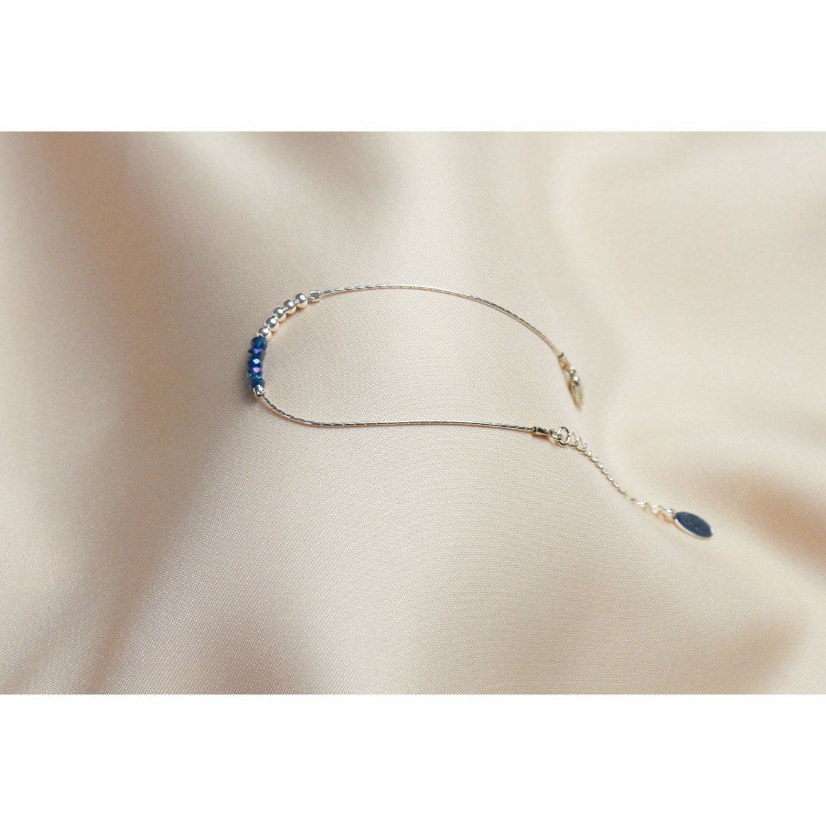 Bracelet minimaliste argent 925, chaîne serpent , avec  perles de verre bleu