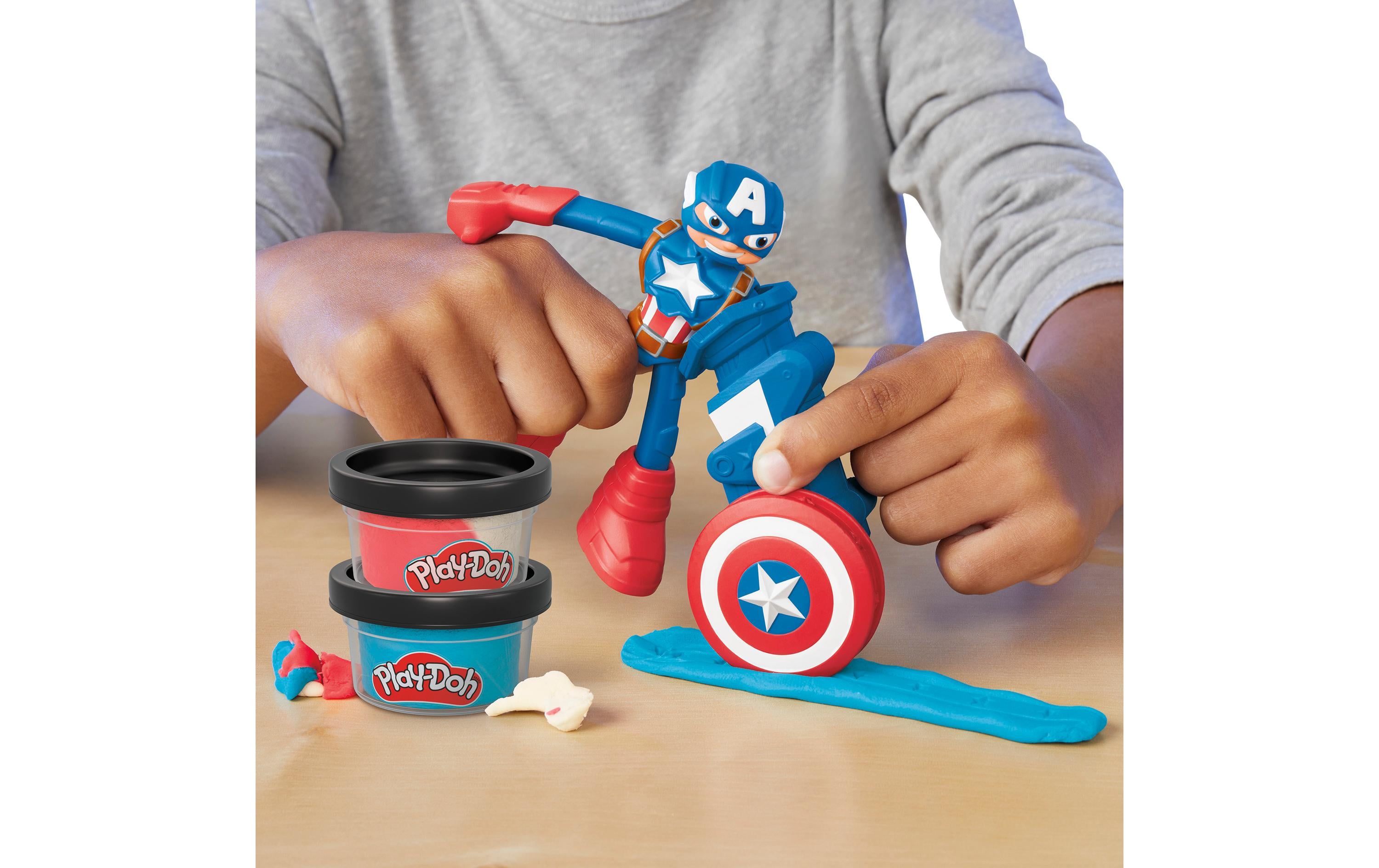 Knetspielzeug Marvel Captain America: Stempel-SchildSpielset mit Actionfigur und Knete