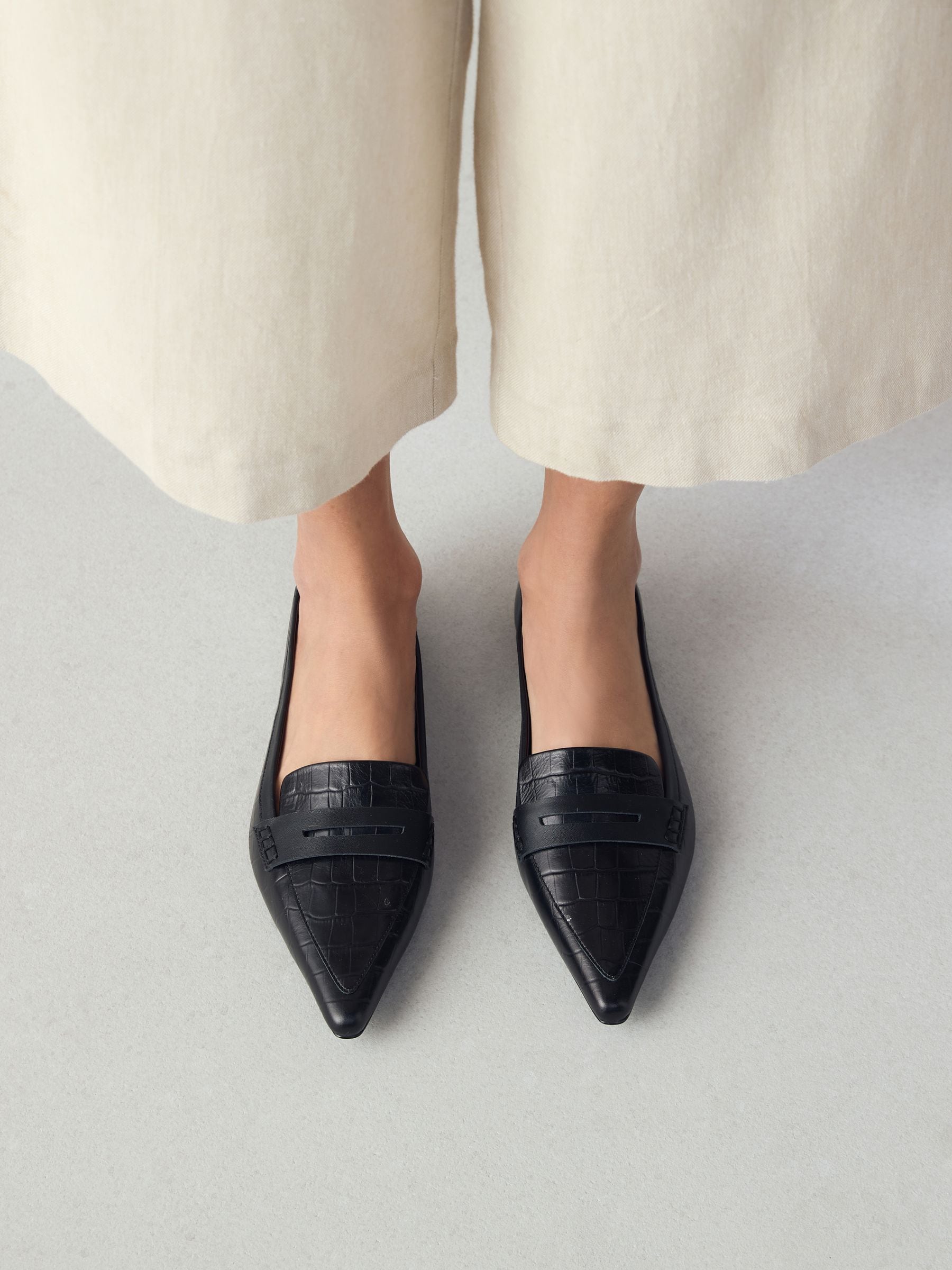 Black Croc Effect Embossed - Forever Comfort® Premium Leather Pointed Toe Loafers