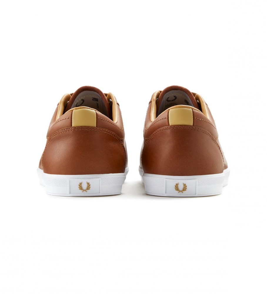 Tênis Fred Perry Baseline em couro marrom