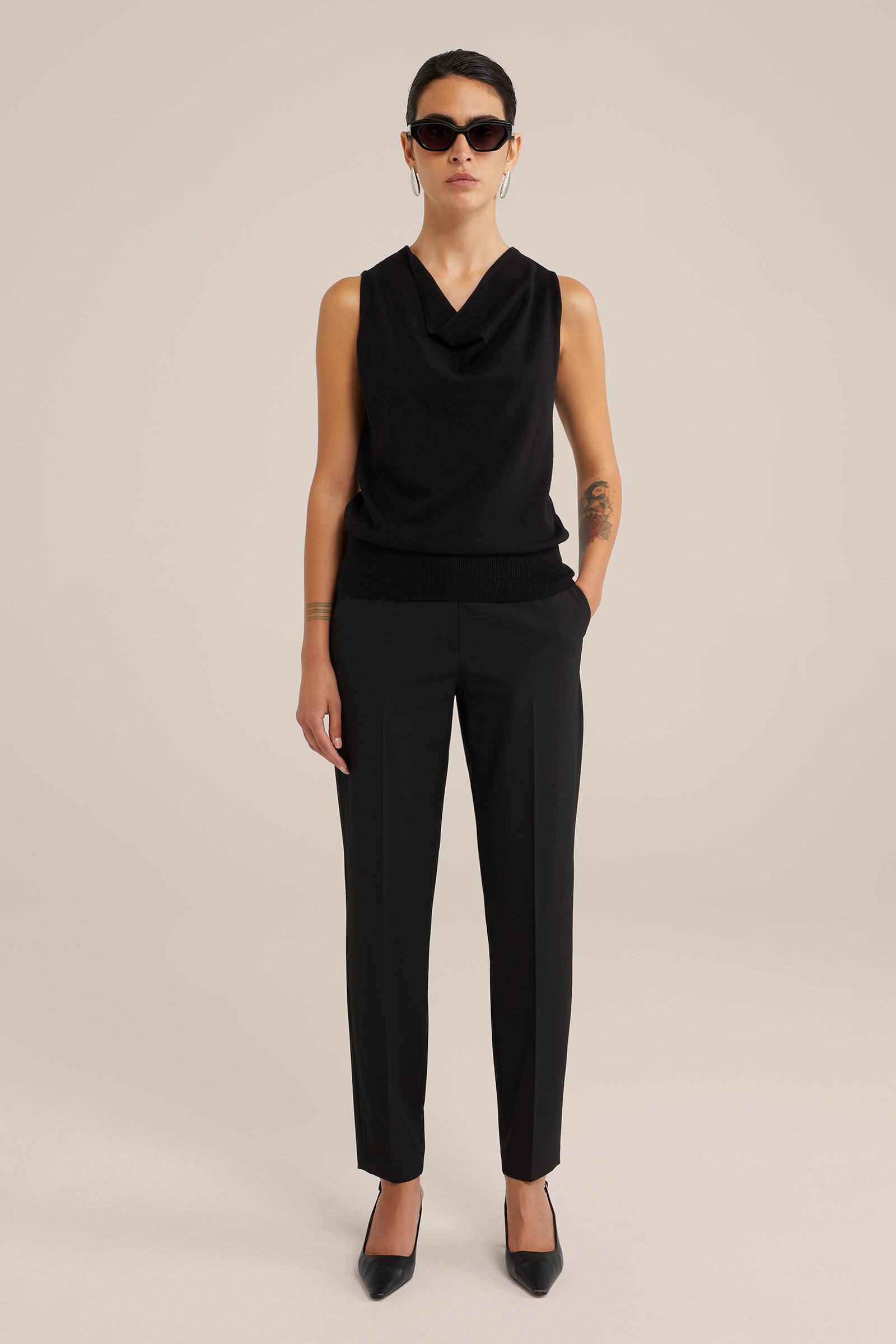 top WE Studio Zwart