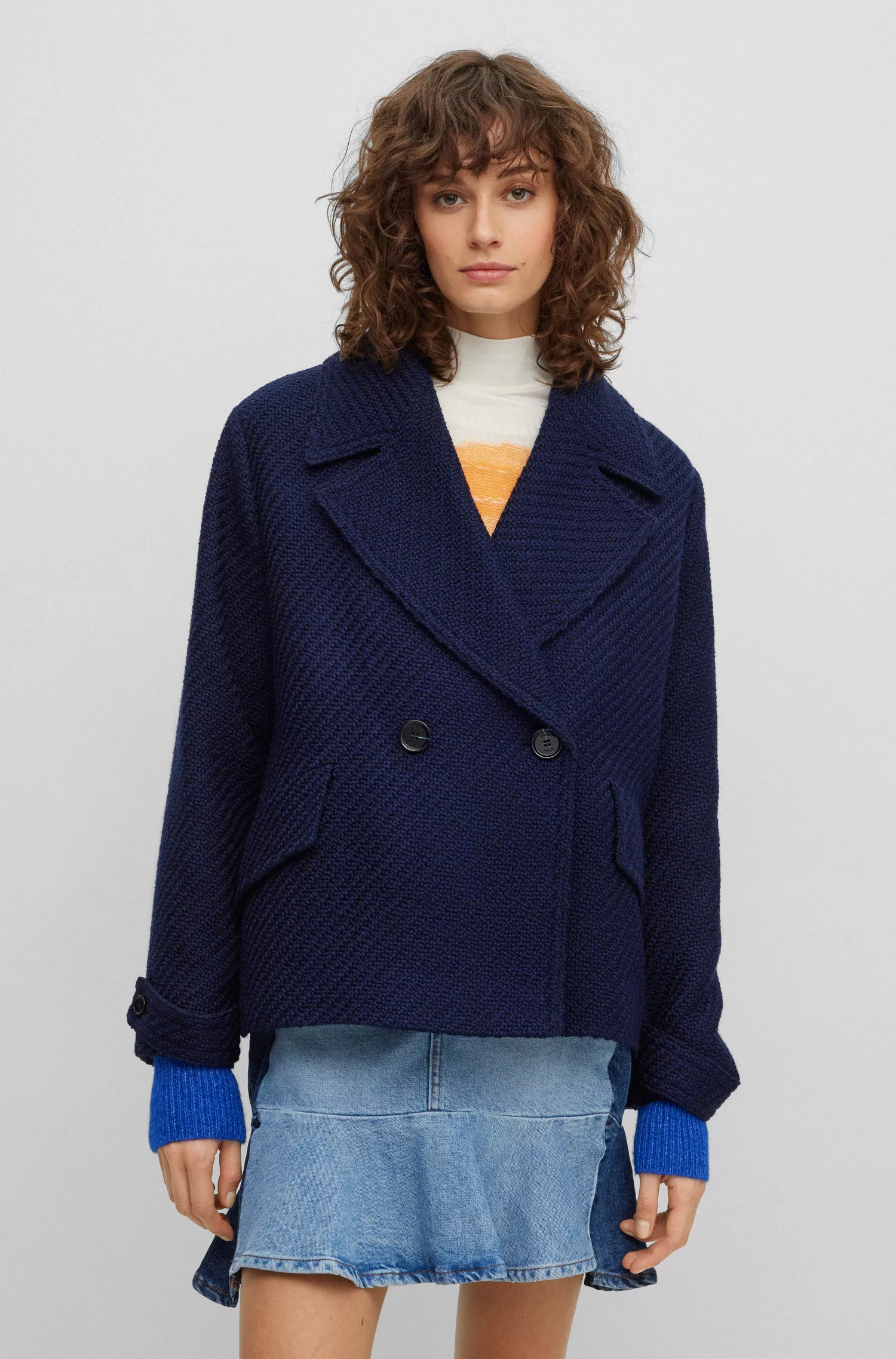 Casaco BOSS preto de corte regular em tweed estruturado com lapelas oversized.