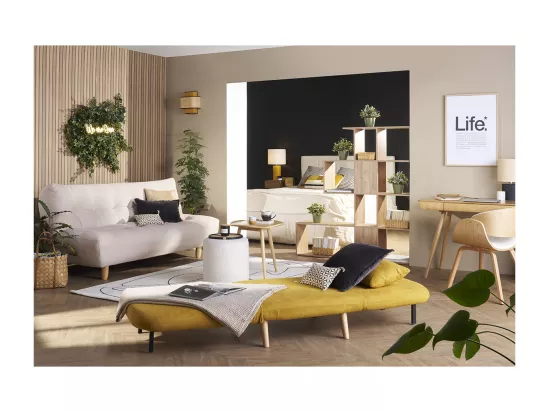 Fauteuil convertible scandinave en tissu effet velours jaune moutarde et bois clair AMIKO