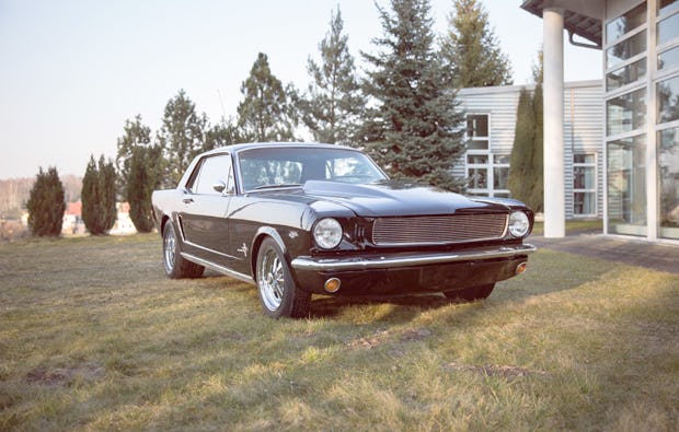 Ford Mustang: Ein Wochenende im Oldtimer erleben