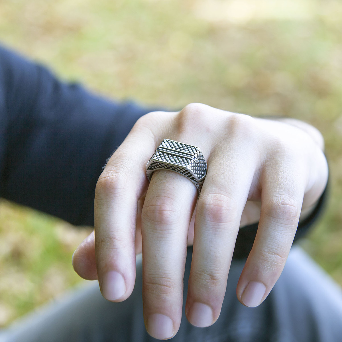Bague acier motif reptile