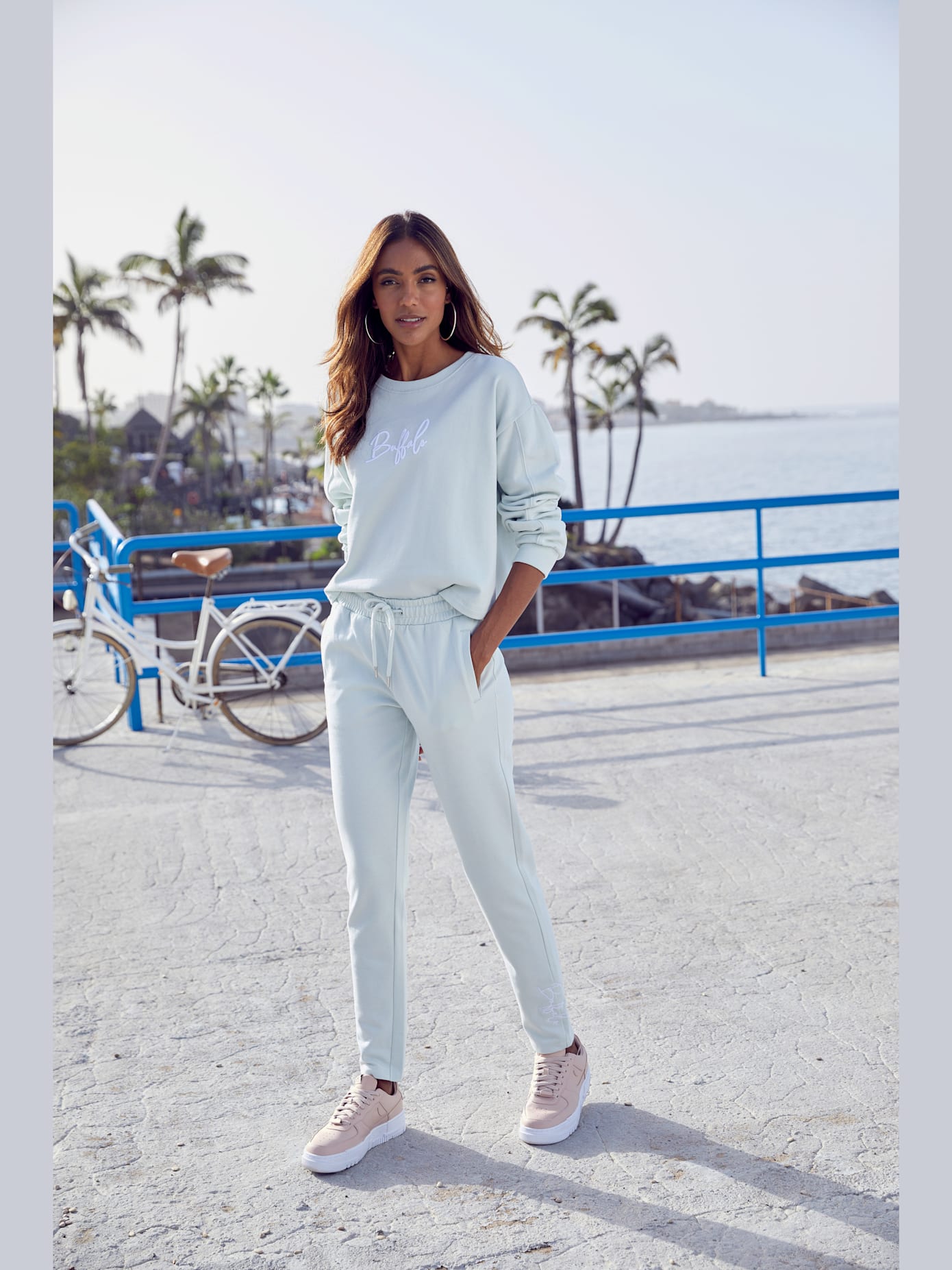 Pantalon molletonné pantalon d'intérieur, broderie sur le côté