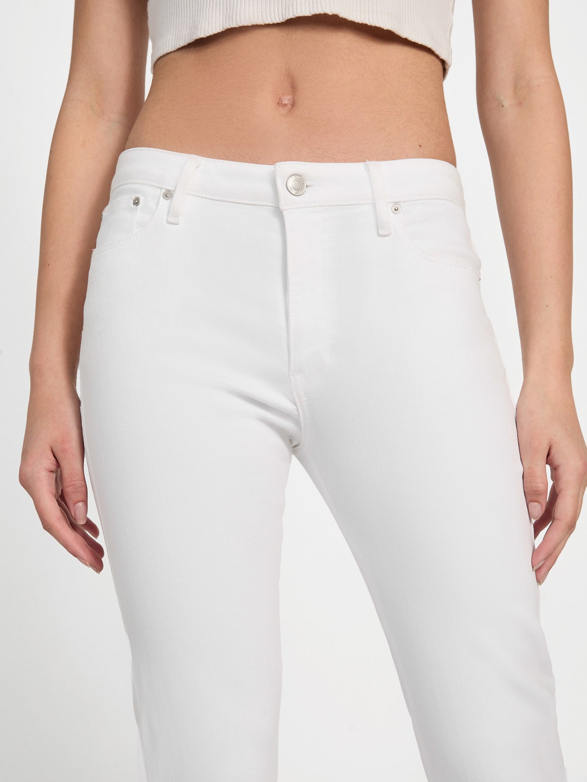 Calça jeans boca de sino sexy