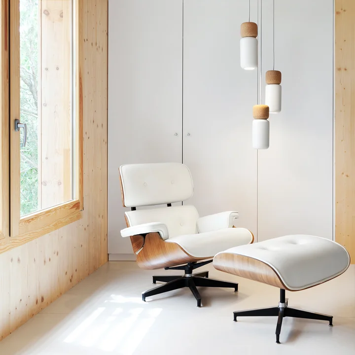 Vitra - Lounge Chair, poliert / Seiten schwarz, Kirschbaum, Leder Premium F chocolate (klassisch)