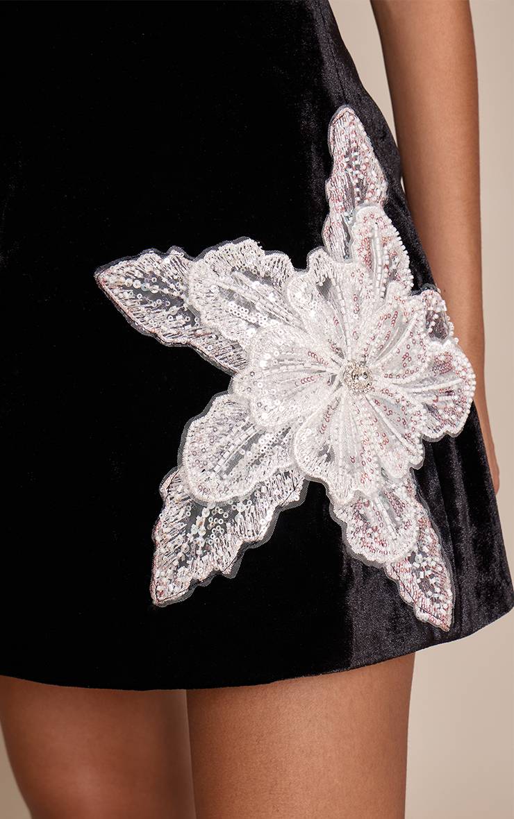 Noir Robe Trapèze Droite En Velours Ornée D'appliqués Floraux