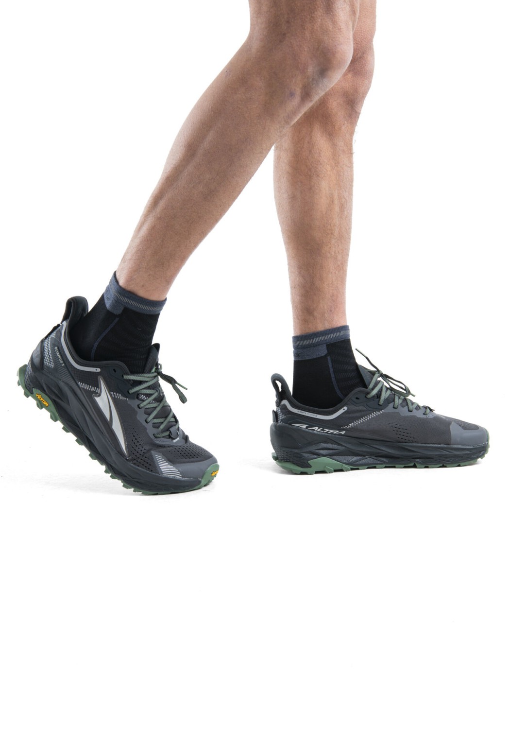 Icebreaker Herren-Sportsocken Merino Run  Ultralight Mini Socks Black/Graphite