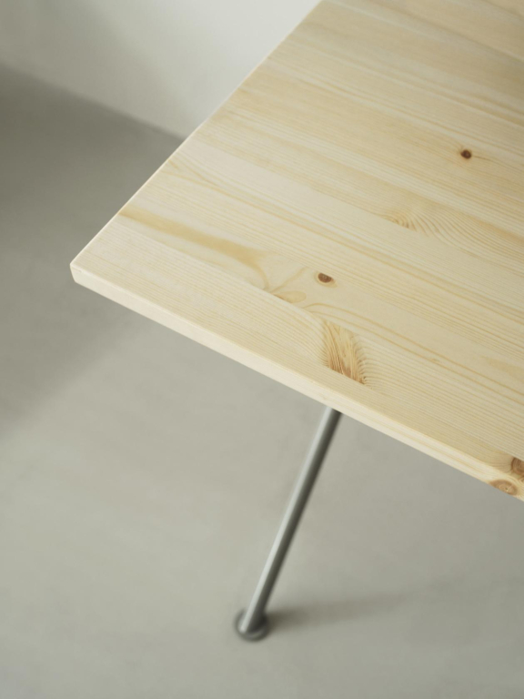 Normann Copenhagen Kip bureau black 150x80 pine
