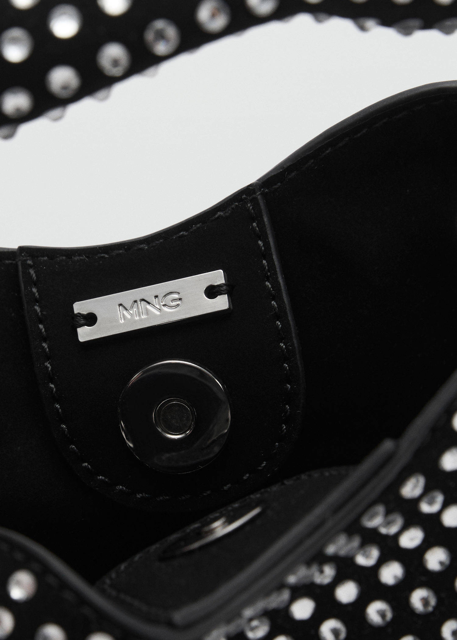 Mango crossbody tas met studs zwart