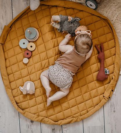 Play&Go Leget?jst?ppe - ?120 - Soft Organic - Mustard Chai Tea