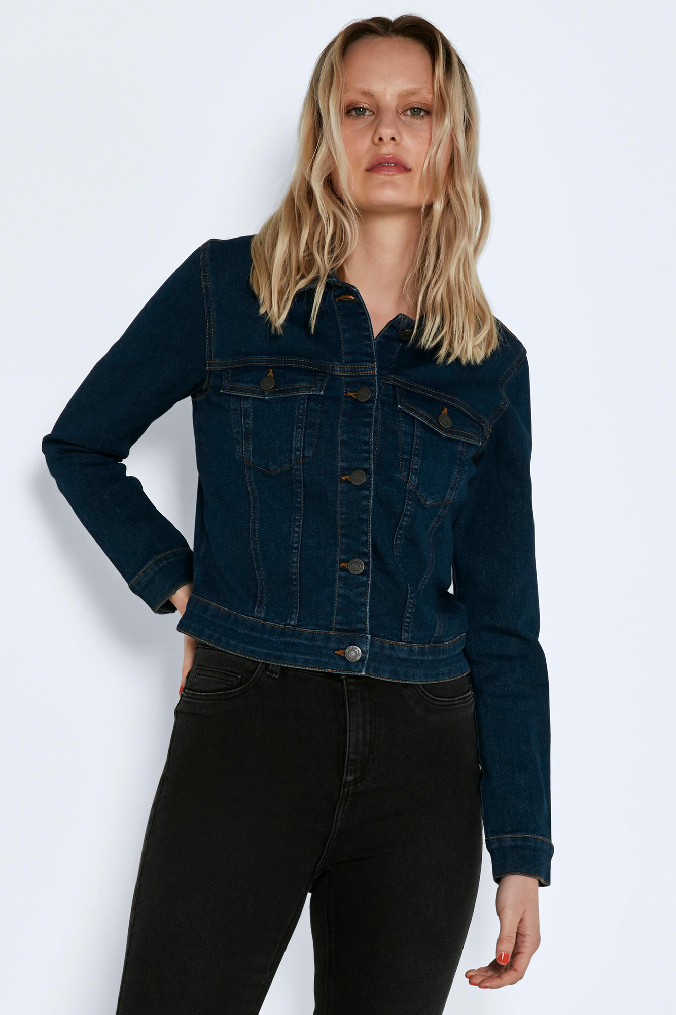 jaqueta jeans ajustada