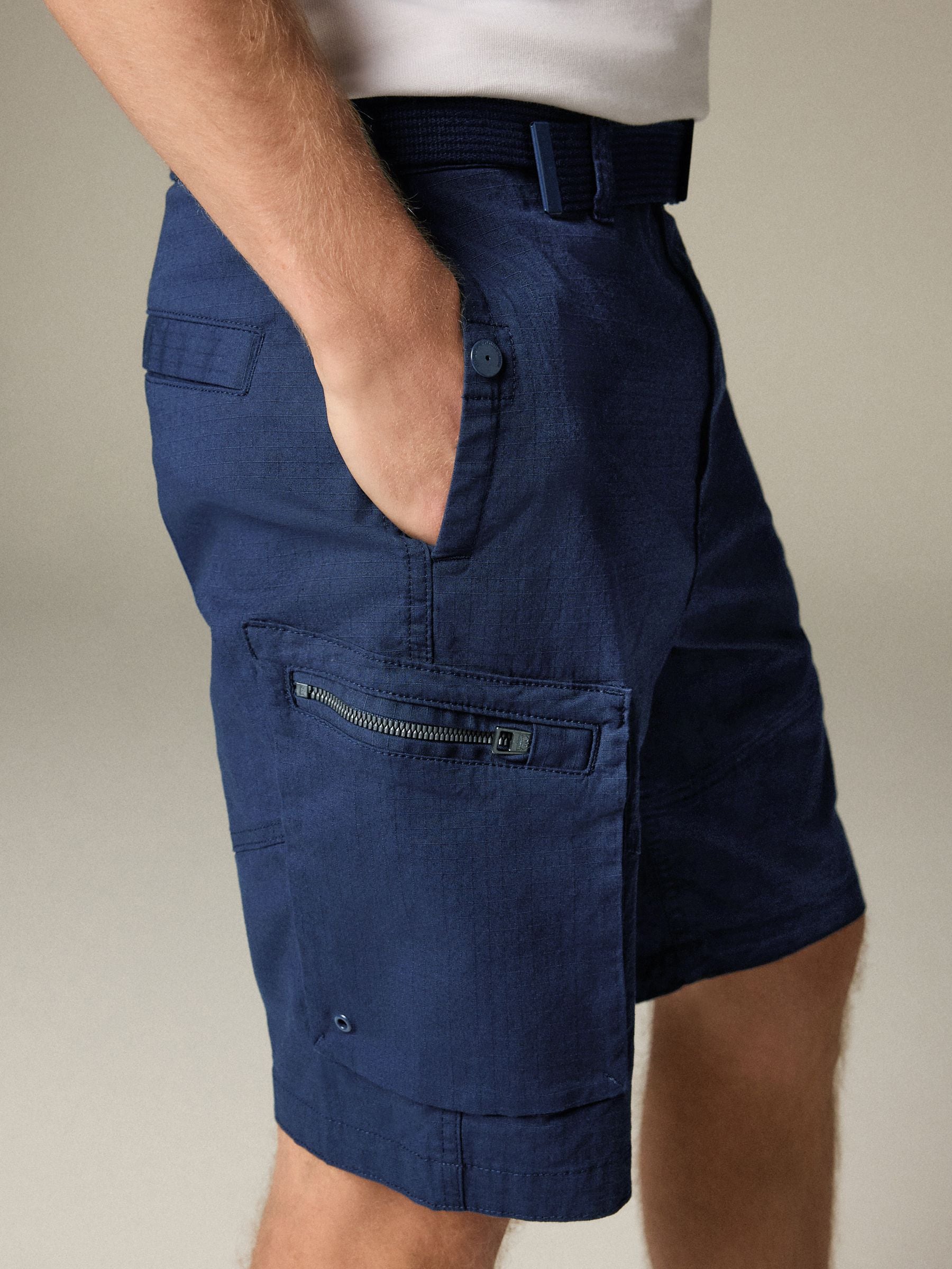 Marineblauw - Korte cargobroek met ceintuur van ripstop