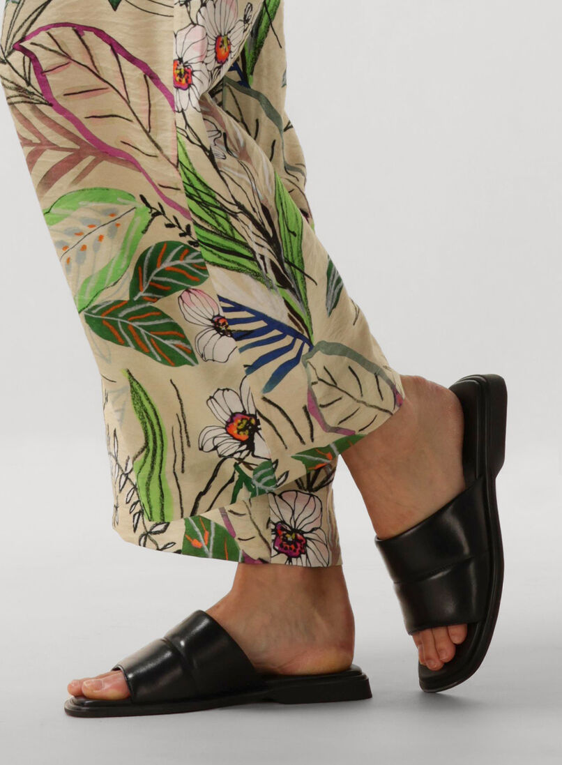VAGABOND SHOEMAKERS zwarte vagabond shoemakers slippers izzy 001