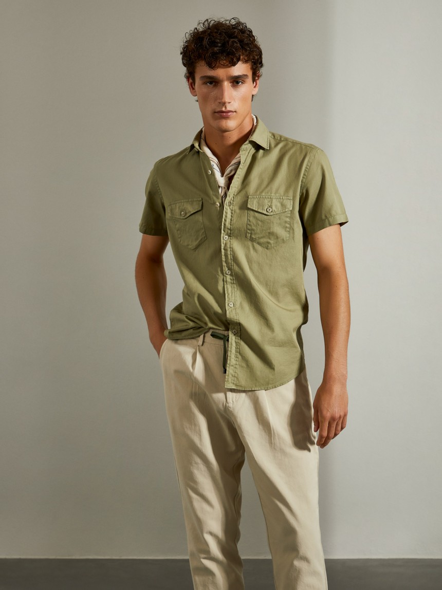 Camisa slim fit de manga curta