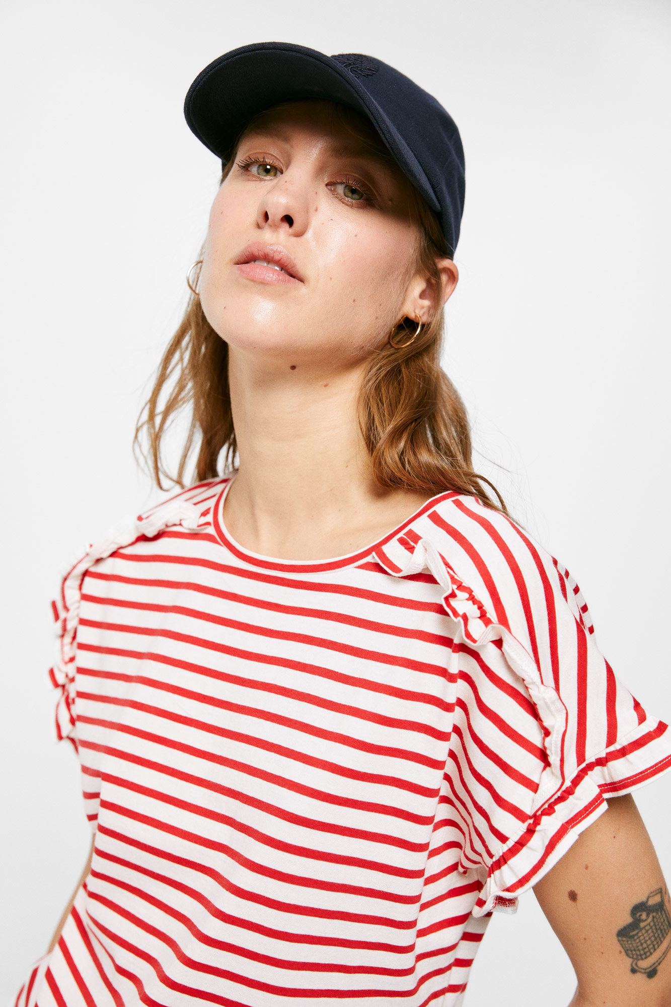Camiseta listrada com babados - Vermelha