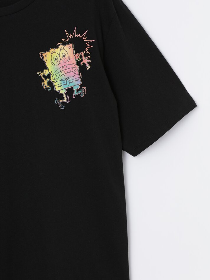 Camiseta Bob Esponja Calça Quadrada Nickelodeon com estampa maxi - Preta