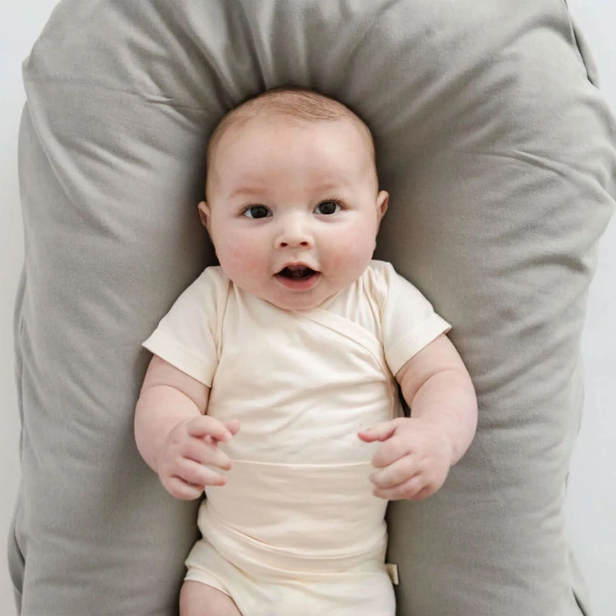 Snuggle me Housse pour Coussin Snuggle Me - Stone