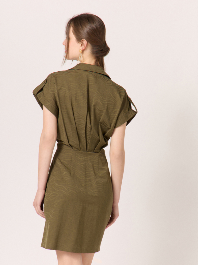 Robe courte manches courtes